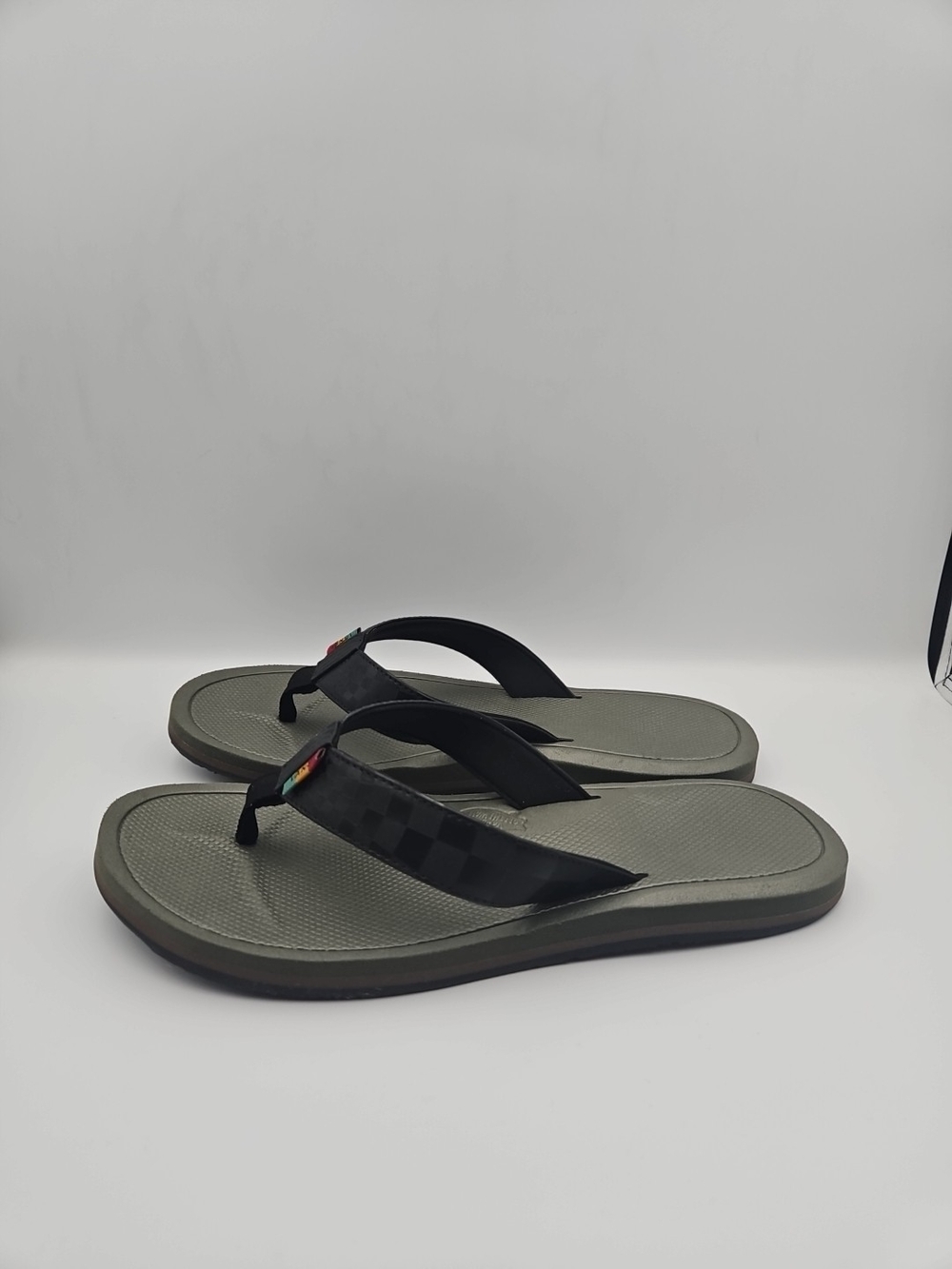 Vans Men's Black and Olive Green Flip-Flops